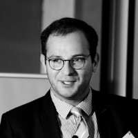 Dr. Robert Müller