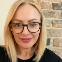 Suzanne Lea