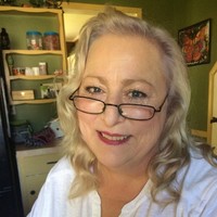 Lynne Curry