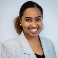 Estelle L.