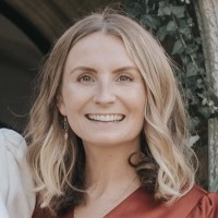 Rhiannon Lee