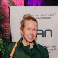 Simone V.