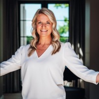 Jennifer Deckbar