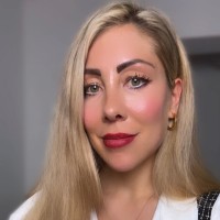 Corinna Maier