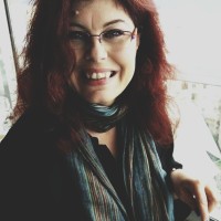 RENA HOHLAKIS