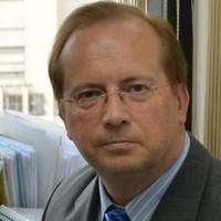Dr. Daniel Gruszynski