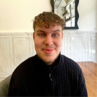 Niklas E.