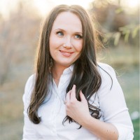 Carolyn Gavin, Mba