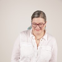 Elise Cooper