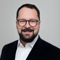 Max V. Uslar