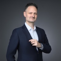 Dr. Richard Van Ostende