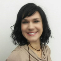 Alena Šmidáková