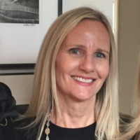 Suzanne Saunders
