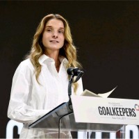 Hon Mme. Zacharias R E.