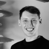Tom Bowes
