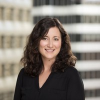 Melanie Greenfield, Pe
