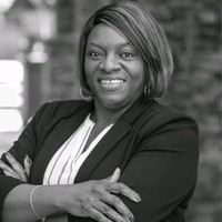 Tracy W Mccauley