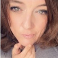 Roxanne Guest