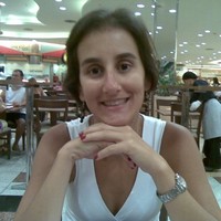 Flávia Chaves