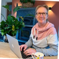 Angela Schut