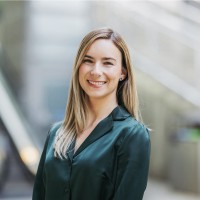 Liz Menendez, Eit