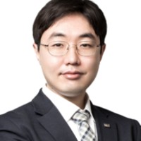 Donghyun Hur, Cfa