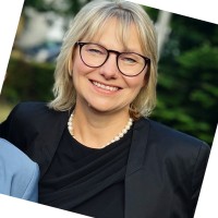 Erika Holz