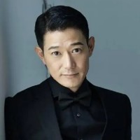 Jiawei Shi