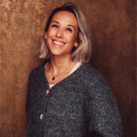 Corinna Adams