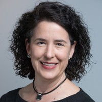 Lesley Riley