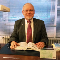 Dr. Claus-Peter Meyer