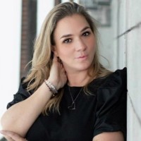 Veronica Leal