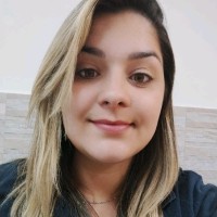 Viviane Viana Pereira