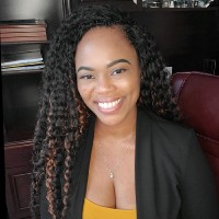Simone Plush, Mba