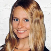 Nicole Kowalski, Phr