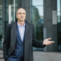 Mario Schneider