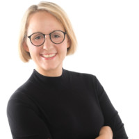 Dr. Karolina Ebert