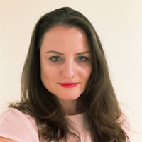 Lenka Holmes