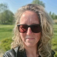 Nanda Van Der Schrier