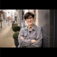 Bettina Sauer