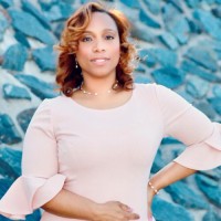 Nicole Howard, Mba