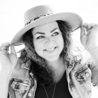 Corinne van der Moolen Finding You