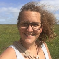 Iris Vikarie Hulsman