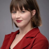 Gabrielle Holmes