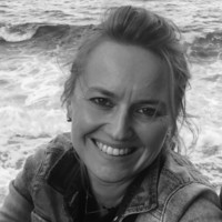 Celine Koves Ledez