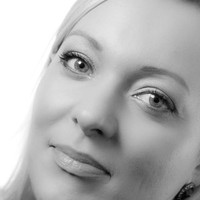 Kelly Davies