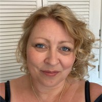 Lisa Uzzell