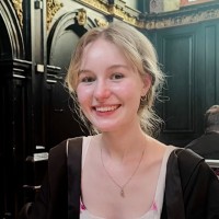 Lola Stakenburg
