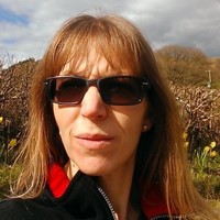 Lesley Thomas