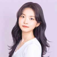 Yujin Lee